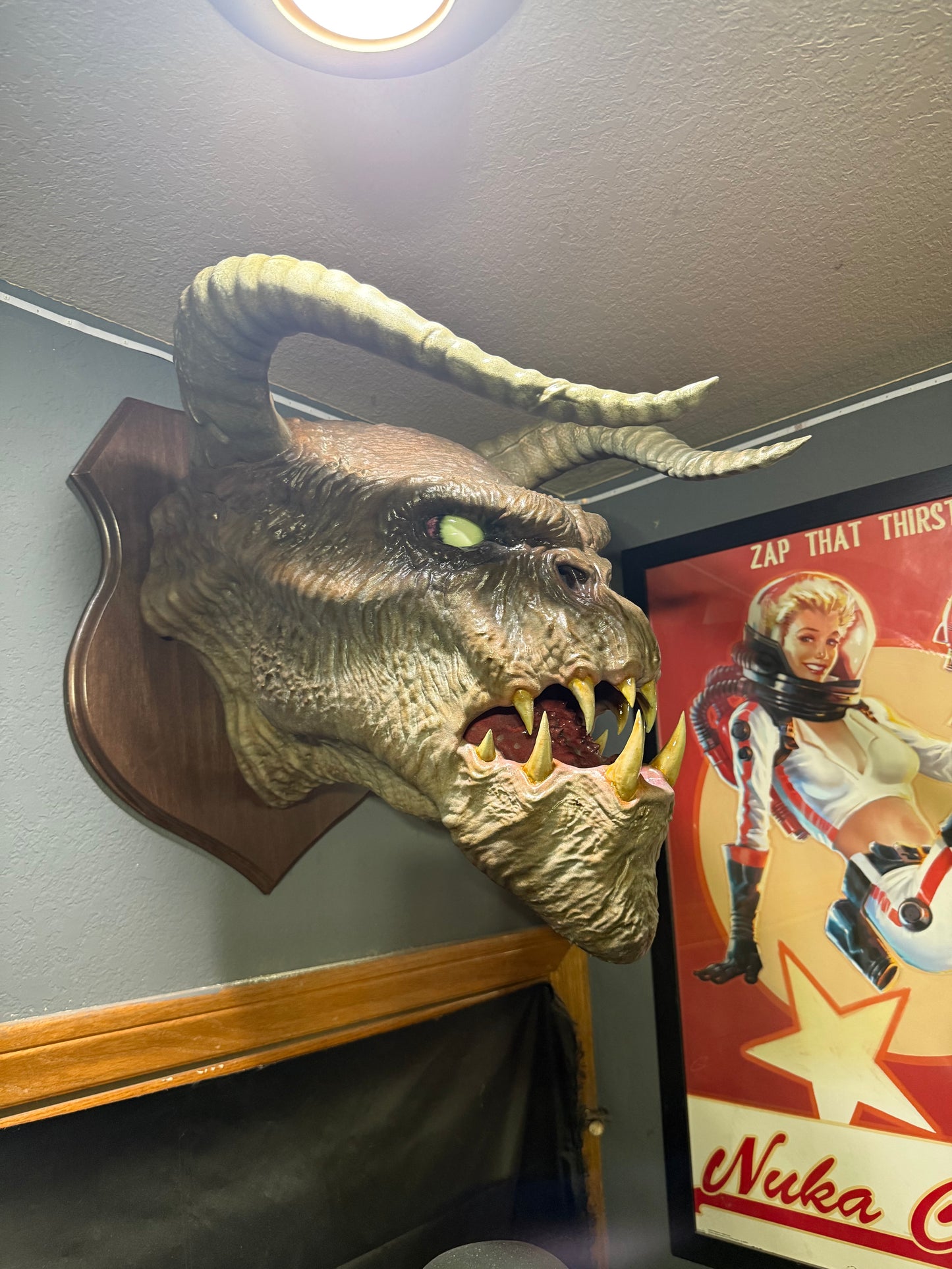 Deathclaw Trophy Wallmount